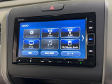 【ナビゲーション】ホンダ純正ギャザズナビVXM-214VFiを装備しています。AM/FM/CD・DVD再生/Bluetoothオーディオ/フルセグTV/録音再生機能がご利用いただけまVFiす