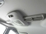 スリムサーキュレーター装備。室内の空気を循環させて前席と後席の温度差問題を解決。