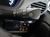 オートライト機能装備です!車外の明るさに応じて、自動的にライトの点灯・消灯をしてくれます♪