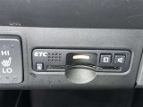 ETC車載器付きです。高速道路の料金所もスムーズに通過できます。