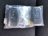スマートキーです!!今や標準の装備になりつつありますよね!!ドアロック・アンロックも便利です!!