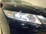 明るくて長寿命のLEDヘッドライト採用