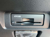 ETC2.0を装備しております。高速道路での渋滞情報取や従来のETCより通行料金がお安くなる場合がございます。
