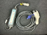 充電ケーブル付き