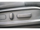 高級車の代名詞!電動シートが装備されています!