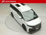両側パワースライドドア付きだから、狭い駐車スペースなどでの乗り降りラクラク♪小さなお子さまのいるご家庭には嬉しい装備です。