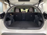 リアシートを倒すことによって、さらにラゲージスペースを広く使うことができ、とても便利です。