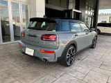 MINI NEXT 認定中古車では、選べる2つの保証プログラムや延長保証など、MINI NEXTオーナーの皆様に、より快適なMINIライフを楽しんでいただくためのユニークなサービスをご用意しております。