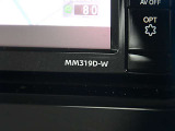 日産純正ナビゲーションMM319D-Wが付いています。