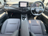 前席内装の全体像です。是非実車をご覧にお越し下さい。