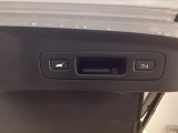 とても便利な【パワーテールゲート】スイッチ一つで楽々自動開閉。