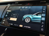 【電子制御エアサスペンション】ドライブモードを選択するとモードにあった車高になりお客様の負担を軽減致します。オプション内にアダプティブダイナミクスも含まれます。