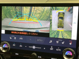 【パノラミックビューモニター】専用のカメラにより、上から見下ろしたような視点で360度クルマの周囲を確認することができます☆死角部分も確認しやすく、狭い場所での切り返しや駐車もスムーズに行えます。