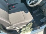 シートリフター付きなので様々な体格の方が運転できます!