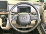 【ステアリングスイッチ】運転中、前方から目線をそらすことなく、オーディオ等の操作が可能な便利機能!安心&快適なドライブを演出してくれます♪
