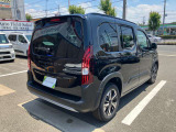 コーナーセンサー付きですので駐車も安心です。