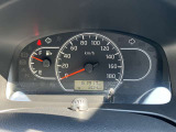 視認性の良いシンプルなメーターです。運転しやすく、取り回しの良いコンパクトカーはいかがですか?