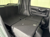 フラットになるので後席からの荷物の乗せ下ろしもしやすいです!