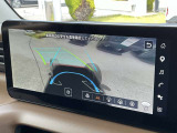 カメラは切り替えが可能で前方の駆動部分を映し出すことが可能!