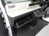 納車の前にはエンジンオイル、オイルエレメント、エアクリーナー、クーラント、バッテリー、ワイパーゴムのチェックまたは交換を行います!