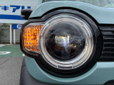 LEDヘッドランプです。走行中、周囲の明るさや暗さに応じて、自動で点灯/消灯するオートライトシステムを装備しております。