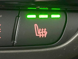 ●フロントシートヒーティング:運転席・助手席共に三段階で調節が可能なシートヒーターを装備しております。季節を問わず快適にご使用いただけます。