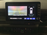 【バックカメラ】運転が苦手な方も車庫入れラクラクです!ギアをリバースに入れれば自動的に切り換わりますので、面倒な操作は不要です♪狭い駐車場もお車を傷つけず安心ですね!