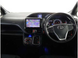 見通しのよいすっきりとした視界で、誰でも運転しやすいです。運転のしやすさは疲れにくさにも繋がりますよ♪