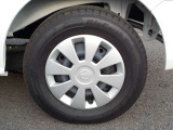 ホイールキャップにタイヤサイズは、145/80R12です。