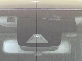 【トヨタセーフティセンス】走行中に前方の車両等を認識し、衝突しそうな時は警報とブレーキで衝突回避と被害軽減をアシスト。より安全にドライブをお楽しみいただけます。