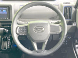 【純正革巻きステアリング】上質な革を使用することで、手にしっかり馴染みとても運転しやすいハンドルです♪