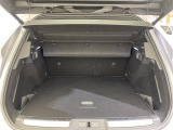 【トランク】積み込みやすくて、たっぷり積める荷室です。シートアレンジできるものは、乗車人数と荷物の量や大きさによってシートを動かすことができるので、より快適なドライブが可能です!