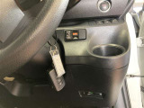 スイッチ操作でスライドドアの開閉ができます(助手席側のみ)