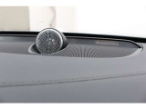 オプション設定の高級ブランド「Bowers&Wilkins」プレミアムサウンドシステムを搭載。重厚な音場をお楽しみいただけます。