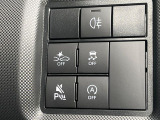 【スマートアシスト】走行中に前方の車両等を認識し、衝突しそうな時は警報とブレーキで衝突回避と被害軽減をアシスト。より安全にドライブをお楽しみいただけます。