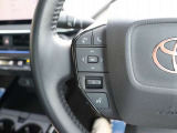 『1台』のお車に対して、3名体制で日々議論を重ね仕入れを行っております。