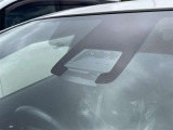 【衝突被害軽減ブレーキ】前方の車両や横断する歩行者などを検知した時、衝突回避や被害軽減をサポートします。