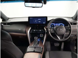 オシャレなインテリアで運転する気分も盛り上がりますよね^^