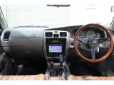 ハイラックスサーフ 2.7 SSR-V ブラックナビゲーター 4WD 