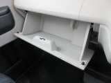 収納スペースもたくさんあるので車内の整理整頓もバッチリです!!