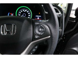 Hondaセンシングの機能のひとつ、アダプティブクルーズコントロール付!アクセルから足を離しても設定したスピードと前車との車間を保ち走行してくれます!車線維持もアシスト☆高速道路で疲労軽減ですね☆