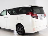 ★展示前点検実施★特殊な機材も用いて、全車点検を実施しております!