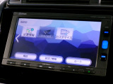 CD、DVD、Bluetooth、AM、FM、スマートフォン接続ができます。
