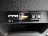 ETC付。高速道路の料金所はキャッシュレスで通過です。サービスエリア等にあるスマートインターの出入口も利用可能でとっても便利。ご納車後すぐにお使い頂けるようセットアップしてのお渡しとなります。