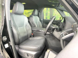 運転席シート廻りは使用感も少なく、良好な状態となっています。前オーナー様が丁寧に使っていたことがよくわかりますね。