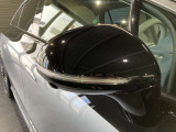 メルセデスの認定中古車「サーティファイドカー」には、最大100項目にも及ぶ点検・整備項目が設定されています>