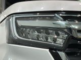 LEDヘッドライトは、点灯の瞬間から最大光量を発揮し、突然暗くなるトンネルなどでの安定感を高めます。