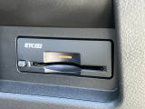ETCで高速代の支払いもスムーズ!カードを持っていればご納車日当日からご利用いただけます。別途セットアップ料が必要です。