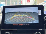 狭い駐車場や立体駐車場などもリアルに映るバックガイドモニター付でラクラク駐車♪