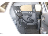 HONDA独自の機構!リアシートはチップアップ(跳ね上げ)することにより背の高い荷物も楽々積み込みすることが可能!!より空間を有効にするためにも大変便利なシートアレンジになります!!